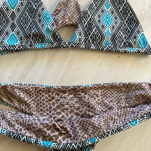 ACACIA - Picture 3 of 4